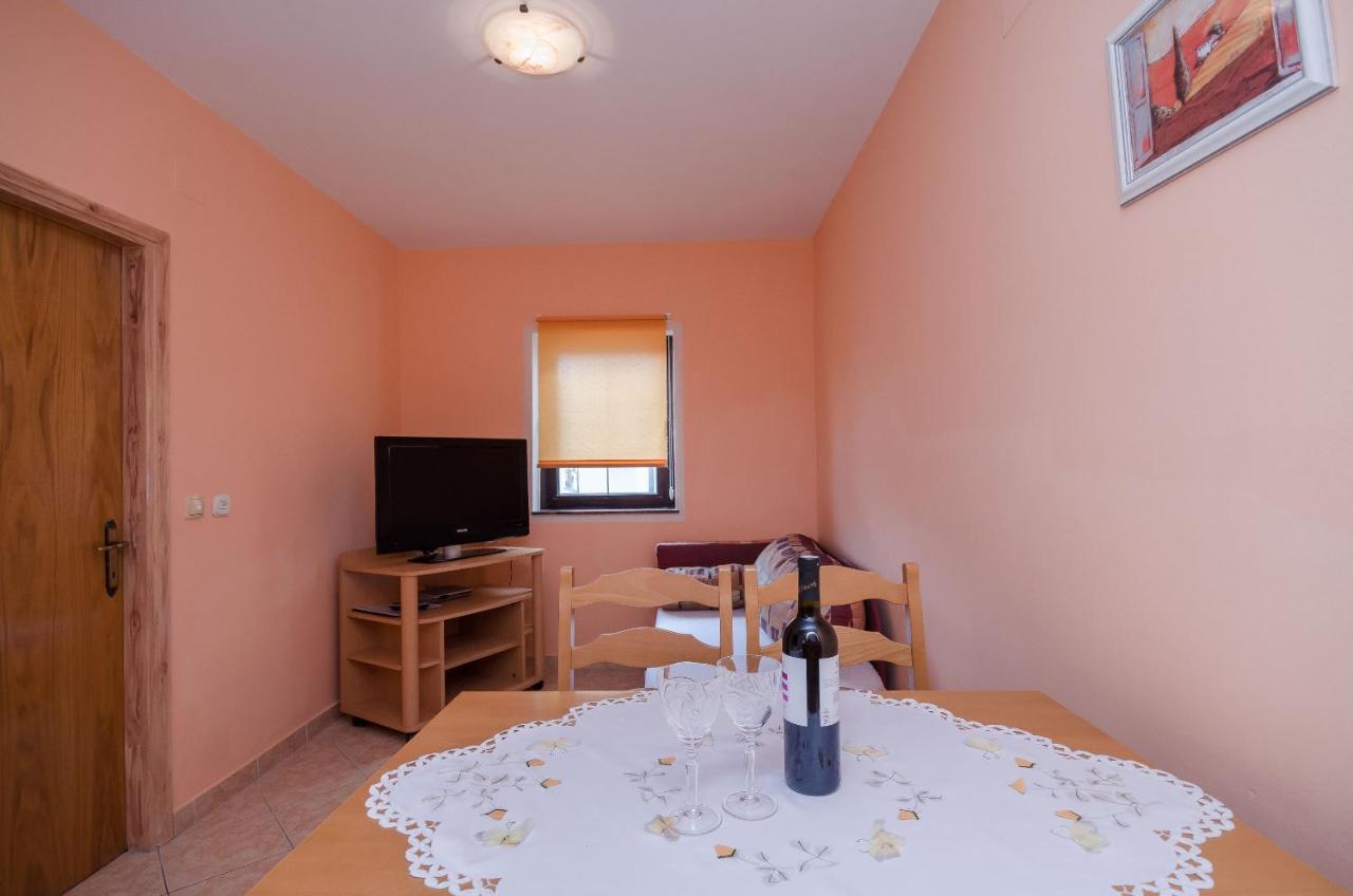 Apartments Helena ロパール エクステリア 写真